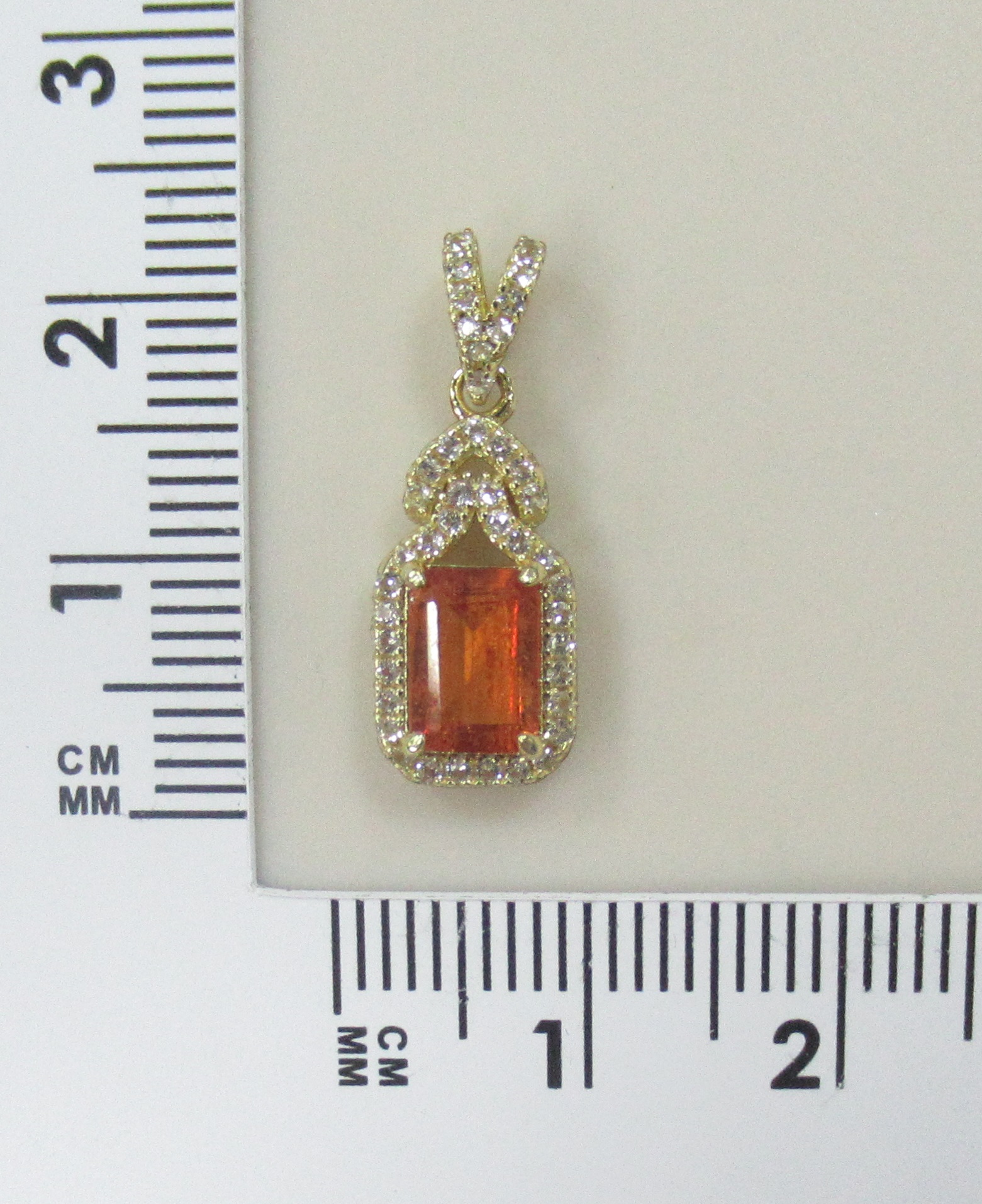 Серебряная подвеска с вульфенитом